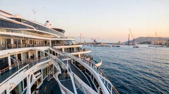Voyage de 7 nuits en Méditerranée au départ de Marseille : cabine avec balcon et forfait boissons : analyse des coûts et des prestations