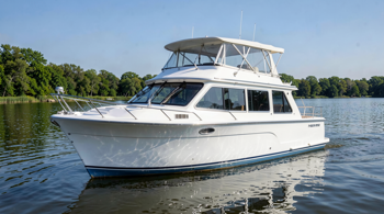 Used Cabin Cruisers for Sale: Market Trends, Structural Configurations, and Vetting Practices