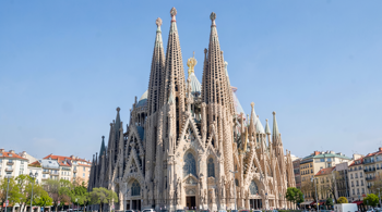 Fuga a Barcellona per 3 notti inclusi voli e colazione nel 2026: Analisi dei pacchetti e pianificazione del viaggio