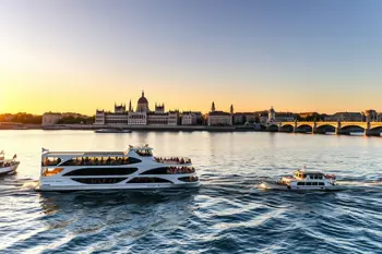 Három napos hajókirándulások a Dunán Budapestből: elemzés, ütvonalak és kockátkeretek a 2026-os szezoni helyzethez