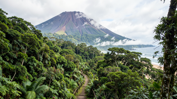 10-daagse all-inclusive vakantie naar Costa Rica inclusief vluchten en excursies: journalistieke analyse van route, inhoud en aandachtspunten