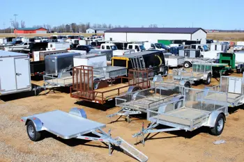 Police auction trailers by category: An analysis of government liquidation processes