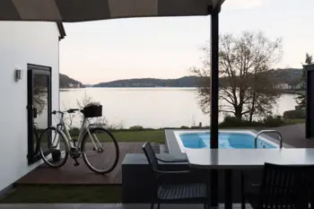 Ferienwohnung am See mit privatem Badestrand für 4 Nächte: Sachliche Orientierung zu Lage, Ausstattung und Buchungsprüfung