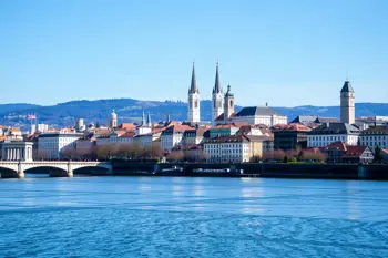 Hotelaufenthalt in Zürich für 3 Nächte mit Zug und Frühstück inklusive: Eine Analyse der Reiseplanung