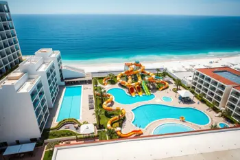 Vacaciones familiares de 7 días en la Costa de la Luz con parque acuático e hotel incluido 2026: Perspectivas de servicios y alojamiento especializado