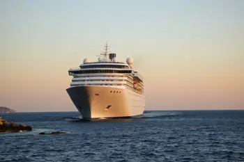 Crociera di 7 giorni da Civitavecchia alle isole greche con pacchetto all-inclusive: analisi di itinerari, costi e condizioni