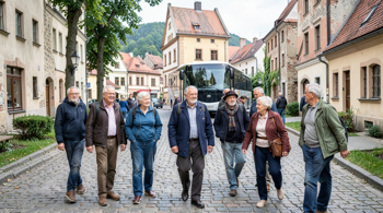 Weekendowe wycieczki dla seniorów z budżetem 2026: analiza kosztów, tras i zasad planowania