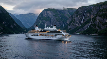 7 Tage Luxus-Kreuzfahrt durch die norwegischen Fjorde mit Abfahrt in Hamburg: Routen, Schiffe und Planung im Vergleich