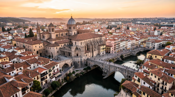 Viaje de 3 noches a Córdoba en tren y con alojamiento, con billetes de tren y hotel incluidos: Análisis de planificación y logística