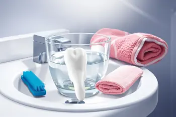 Műfogsor áztatása: éjszakai gondozási rutin, szakmai szempontok és gyakori hibák
