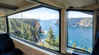 Train tours along the Pacific Northwest coast: An analytical overview of regional rail travel