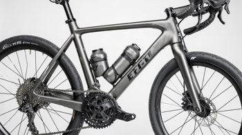 Bici da corsa Trek: accessori per lunghe distanze: Analisi tecnica dell'equipaggiamento endurance