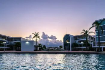 Combined flight and hotel stays for a 10-night Cairns vacation: A Comprehensive Planning Analysis