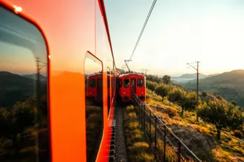 Viaje en tren a Roma con hotel y media pensión incluidos: Análisis de opciones y planificación logística