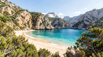 7-dagers feriepakke til Mallorca med fly og hotell inkludert: En oversikt over reiseplanlegging og markedsforhold