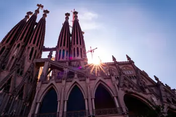 Weekend di 3 giorni a Barcellona con voli e alloggio inclusi 2026: analisi delle dinamiche di pianificazione e tendenze di mercato