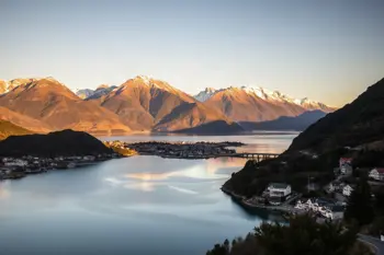Experience Queenstown for seven days including a luxury hotel and breakfast: An Analytical Overview of Regional Tourism Planning