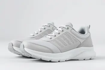 What to Look for in Orthopedic Sneakers for Long Walks: A Podiatrist-Informed Consumer Guide