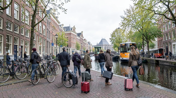 Amsterdam'da uçuşlar ve konaklama dahil 3 günlük kaçamak: Kapsam, planlama ve maliyet analizi