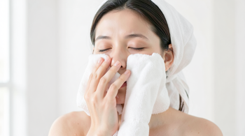Effective ways to manage nasal congestion naturally: A comprehensive review of clinical insights and evidence-based home care