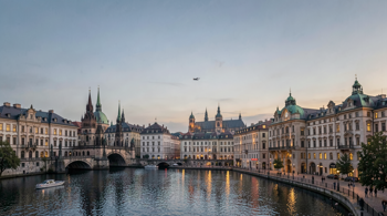 Sejur de 4 zile la Praga cu zboruri directe și hotel în centru inclus: analiză practică a opțiunilor
