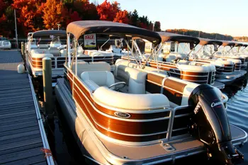 Pontoon Boats with Seasonal Discounts: A Data-Driven Buyer's Guide to Market Timing and Price Patterns