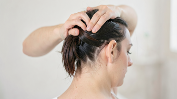 Natural Ways to Treat Thinning Hair: Scalp Massage Analysis and Clinical Perspective