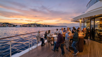 Croisière pour célibataires en Méditerranée : Analyse des structures d'accueil et des tendances du marché solo
