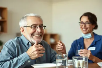 Adultos mayores: recuperen una masticación normal con nuestros implantes: análisis clínico sobre beneficios, criterios y riesgos