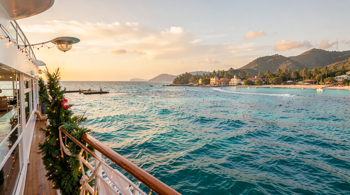 Ideas for 7-Day Cruise Itineraries for Christmas: A Comparative Travel Analysis