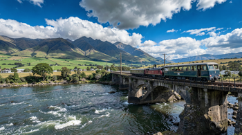 Train tours through the landscapes of New Zealand: A factual route and itinerary analysis