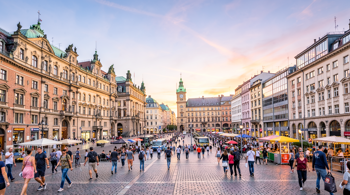 7-Tage-Reisepaket nach Berlin mit Vollpension und inklusive Transport: Eine Analyse der verfügbaren Reisekonzepte