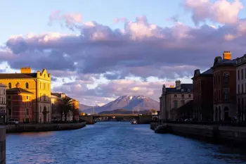 5-day weekend trip to Hobart with flights and accommodation included: A research report on regional travel logistics