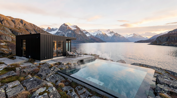 7 dagers feriehus i Lofoten med privat basseng og utsikt over sjøen for 2026: En analyse av premiummarkedet og markedstrender
