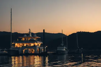 Luxury Ocean Cruise Packages: An Analysis of Market Trends and Inclusions