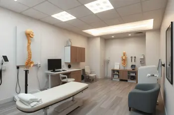 Top 5 Chiropractic Clinics: Analyzing Clinical Standards and Patient-Centered Care Models