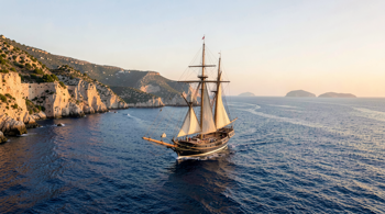 Cruceros de aventura por el Mediterráneo: salidas 2026, rutas y criterios para comparar