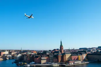 Weekendtur til Sverige med fly og overnatning: En dybdegående analyse af det nordiske rejsemarked og logistiske forhold