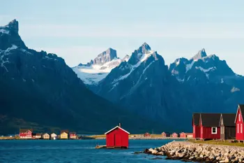 All-inclusive 7-dagers Lofoten-pakke med fly, hotell og utflukter: En analyse av reisemarkedet i Nord-Norge