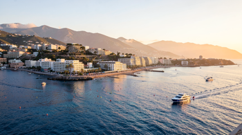 Escapada todo incluido de 7 días a Ibiza con vuelos y traslados: análisis de servicios, costes y condiciones