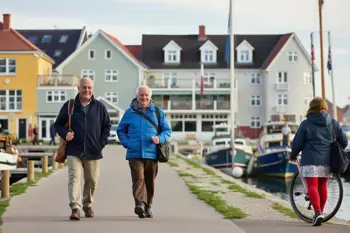 Billige hotelophold for seniorer i de danske kystbyer: En faktabaseret guide til priser, vilkår og valg
