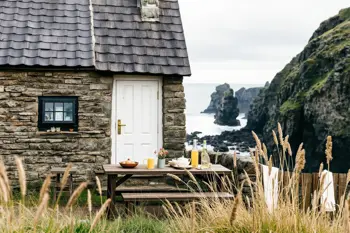 Coastal cottage in West Cork: 3-day getaway with breakfast: A practical itinerary and accommodation analysis