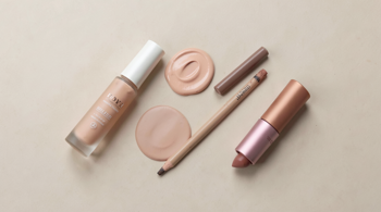 Makeup à éviter après 45: An Expert Guide to the Products and Habits That Age Mature Skin