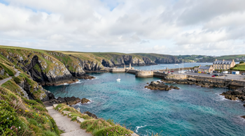 Plan a 4-day coastal escape to Cornwall with hotel and breakfast included for 2026: An evidence-based itinerary review