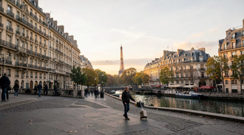 4 giorni a Parigi: volo e hotel inclusi: analisi dei costi, dei servizi e delle verifiche necessarie