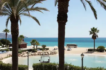 Pacchetto all-inclusive di 7 notti a Ibiza con voli e trasferimenti: analisi dei costi e dei servizi inclusi