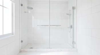 Walk-in Shower Enclosures on Sale: A Buyer's Research Guide to Sizes, Specs, and Market Pricing
