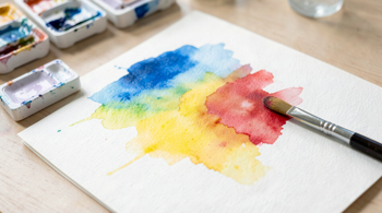Corso di acquerello: padroneggiate le tecniche di miscelazione dei colori in sei sessioni: un'analisi delle metodologie didattiche