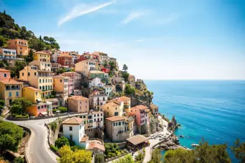 10-day trip to the Amalfi Coast with hotel and half-board included: An Analytical Review of Regional Travel Logistics
