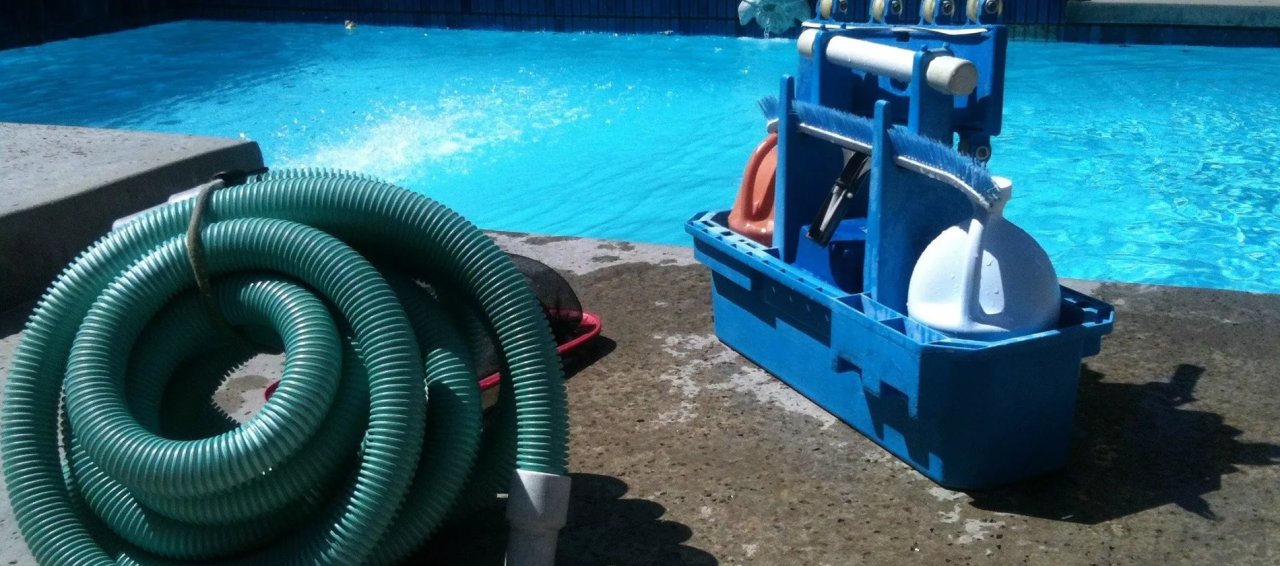 pool-cleaning-330399_1920